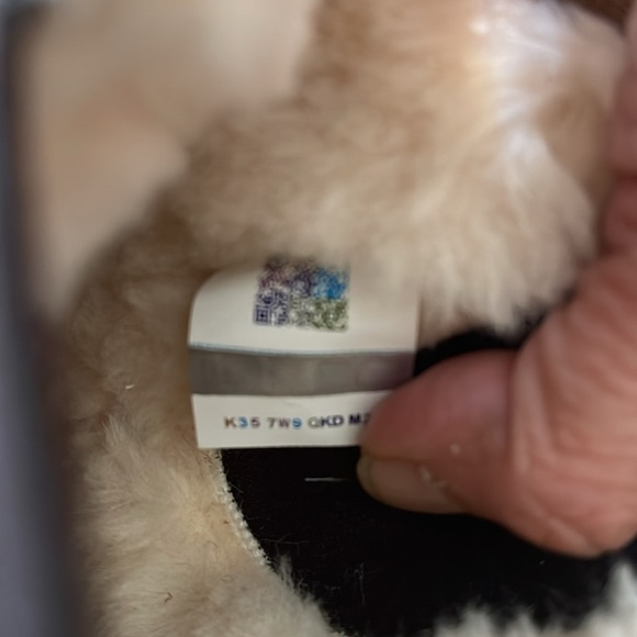 BNIB AUTHENTIC UGG boots size 6 - Picture 8 of 8